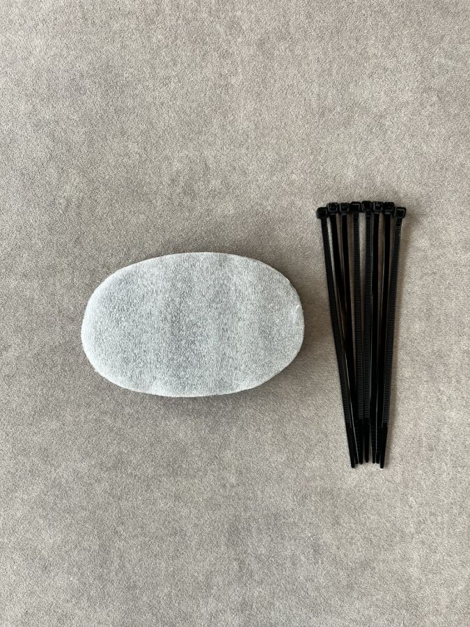 Twotone chinpiece for a hurling helmet, photo 3 of 5