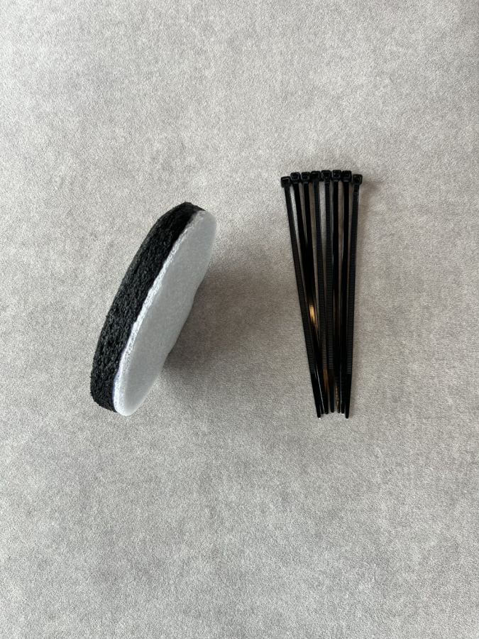 Twotone chinpiece for a hurling helmet, photo 2 of 5