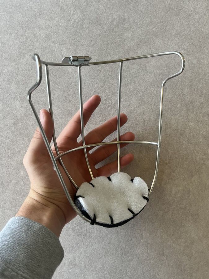 Thurles hurling faceguard with twotone chinpiece, photo 4 of 7