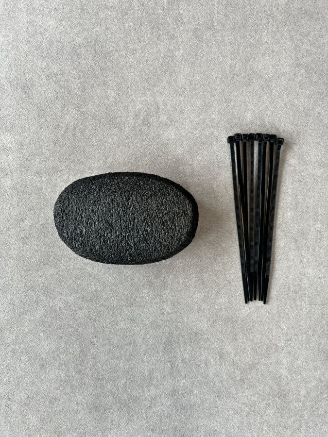 Twotone chinpiece for a hurling helmet, photo 4 of 5