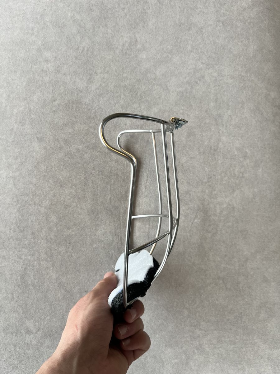 Kilkenny butterfly hinge hurling faceguard with twotone chinpiece, photo 5 of 6